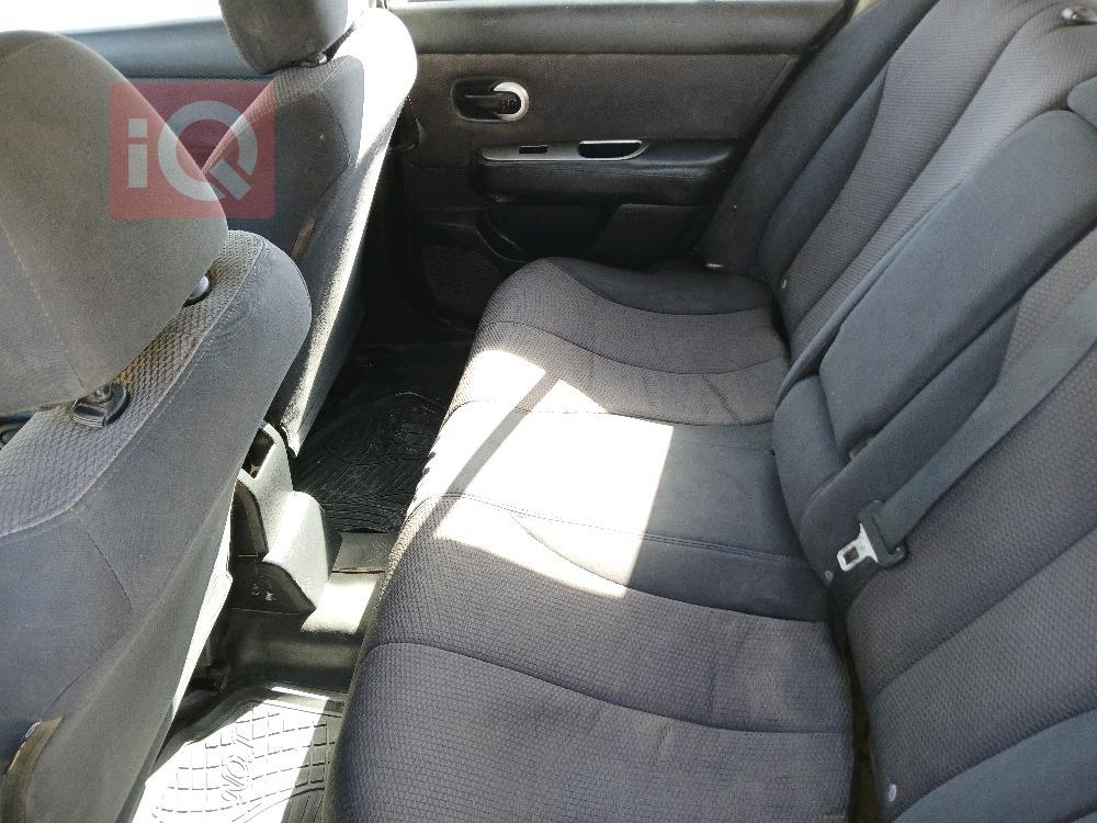 نيسان فيرسا